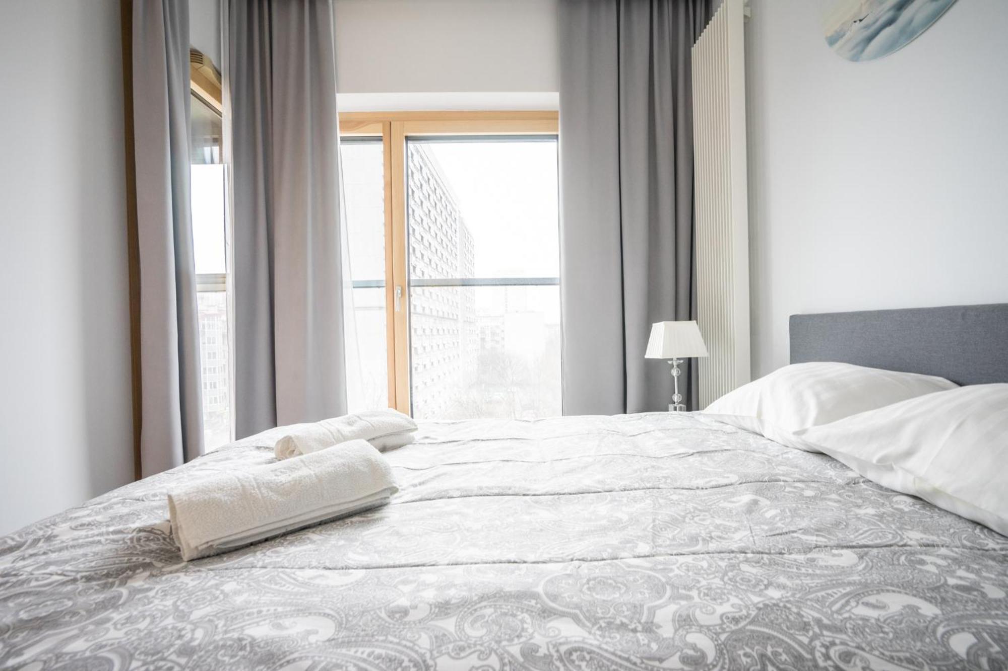 Vipwarsawapartments Diamond Mennica Residence Kültér fotó